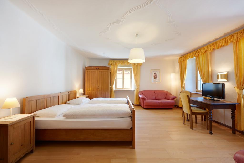 קיוזה Parkhotel Post מראה חיצוני תמונה